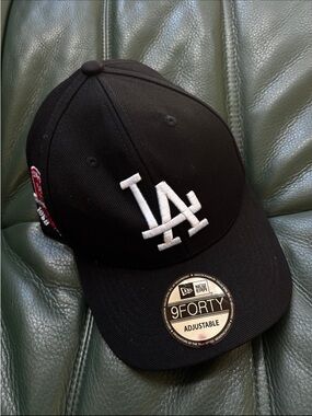 New Era Black & White LA Dodgers 9FORTY Adjustable Cap